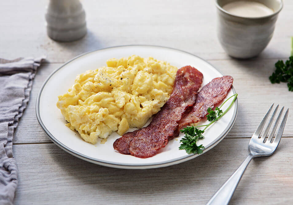 Free-Range Scrambled Eggs and Turkey Bacon